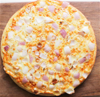 Pizza cheese onion